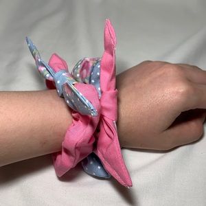 Adorable scrunchies with bows